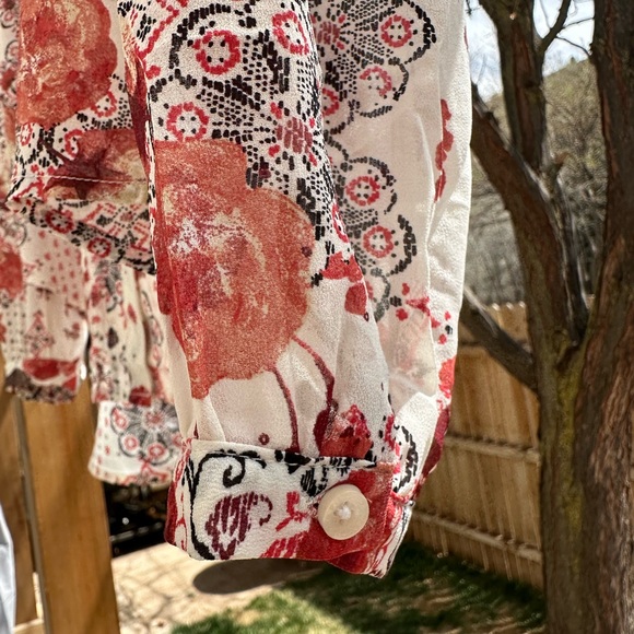 Abercrombie & Fitch 🌸🌺 BEAUTIFUL Floral Top Blouse Sheer size Large - Picture 6 of 12